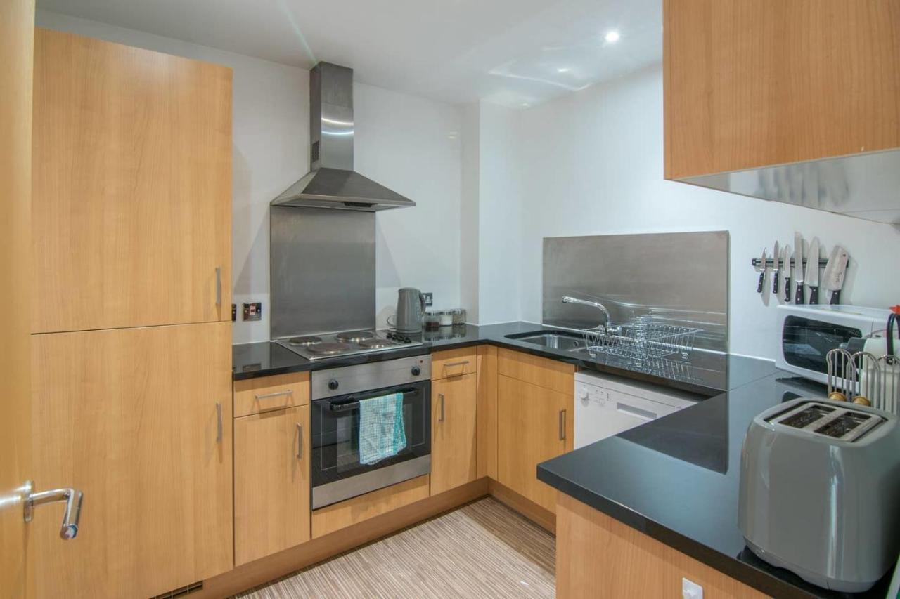 Modern 2 Bed Apartment, Next To Hydro And Secc! غلاسغو المظهر الخارجي الصورة